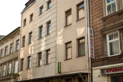 Hotel ALEF to świetna lokalizacja - jesteśmy zlokalizowani w połowie drogi po między dawną Żydowską dzielnicą Kazimierz, a oddalonym o 5 minut spaceru Zamkiem Wawelskim oraz Rynkiem Głównym Starego Miasta.